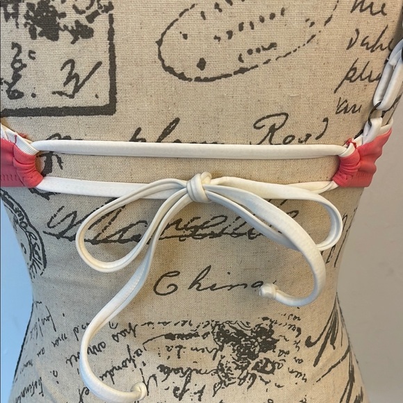 Victoria's Secret Pink Bikini Top - Picture 4 of 7